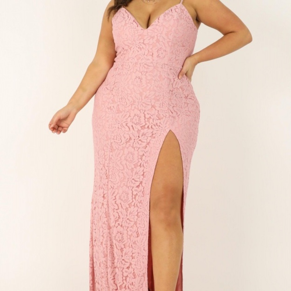 NWT SHOWPO “ALWAYS EXTRA” BLUSH LACE - Picture 3 of 8